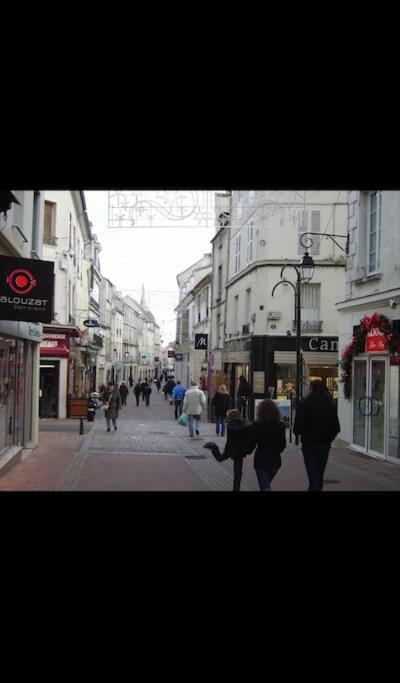 Appartement Vue Cathedrale- Centre Ville Meaux-Gare-Disney Exterior foto
